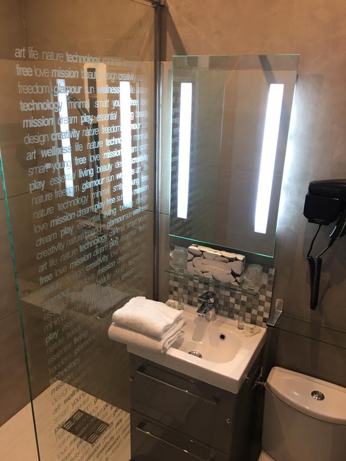 Hotel La Mascotte Ла-Боль-Эскублак Экстерьер фото