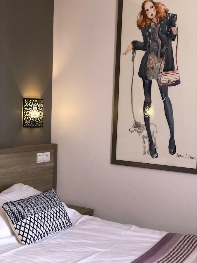 Hotel La Mascotte Ла-Боль-Эскублак Экстерьер фото